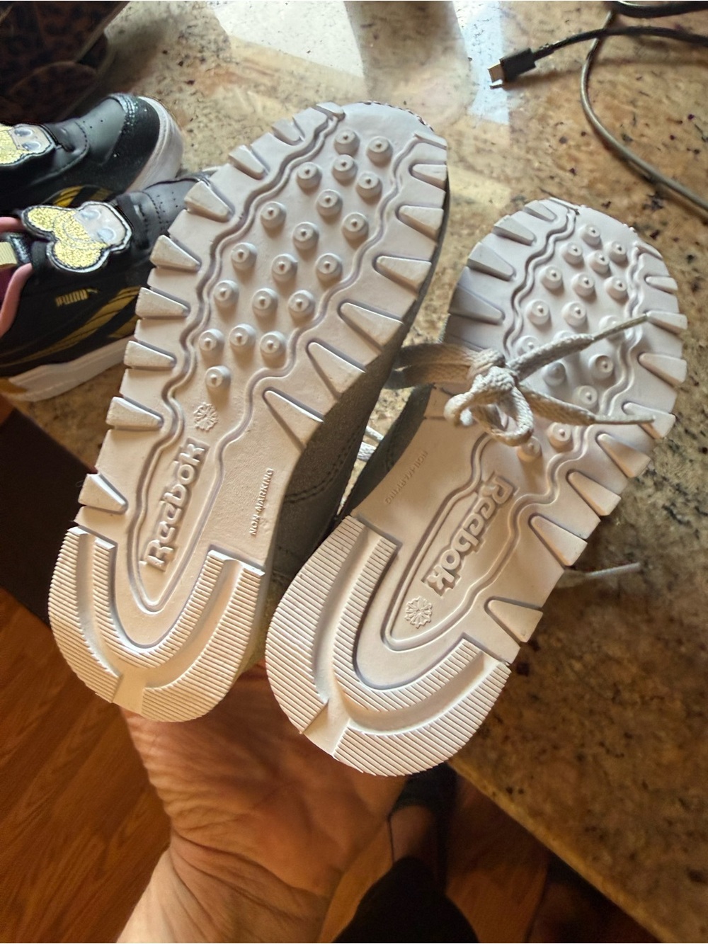 Kids Reebok Sparkle Athletic Sneakers - Light Silver. NWT . Size 10 - Picture 5 of 5